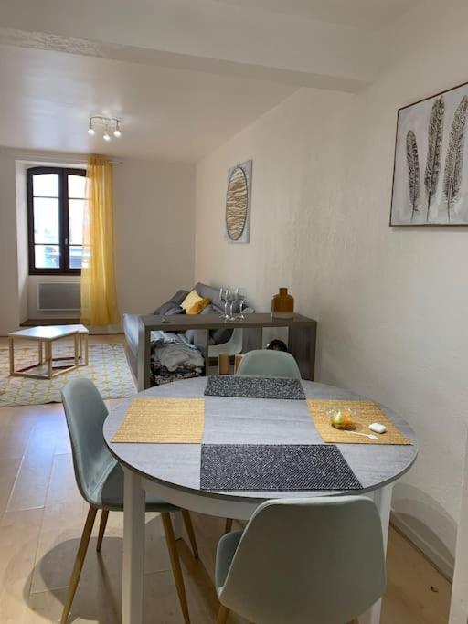 Aubenas : Beau Studio, Proche Du Chateau ภายนอก รูปภาพ
